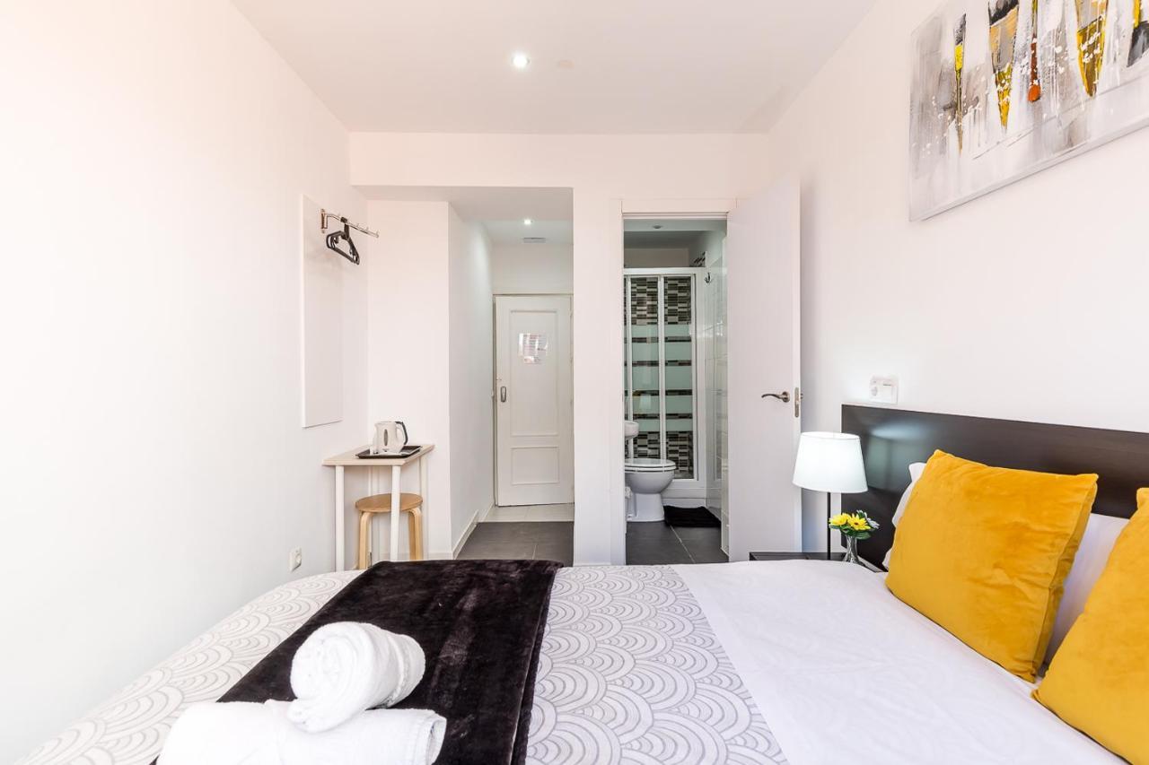 Ayz Sierra De Meira - Auto Check-In Property (Adults Only) Мадрид Екстериор снимка