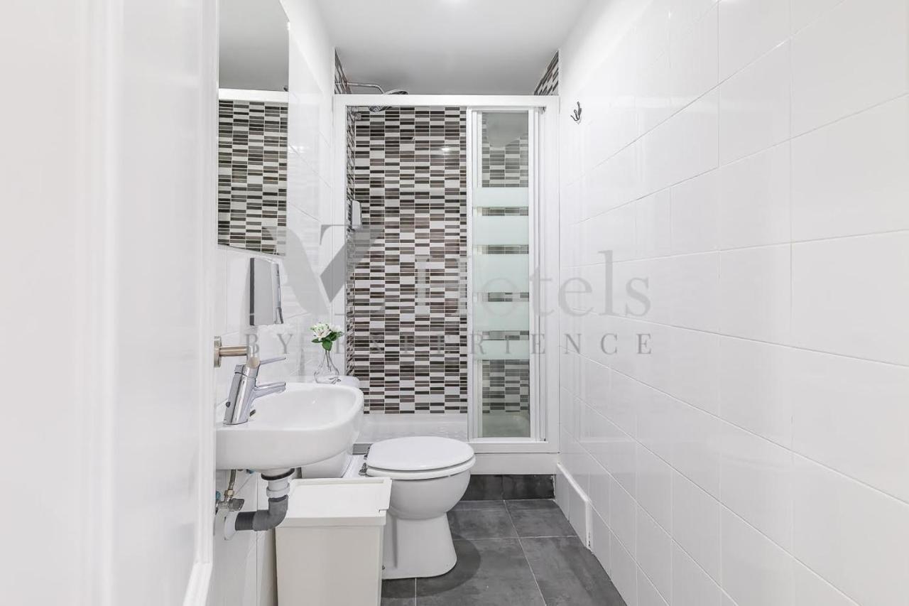 Ayz Sierra De Meira - Auto Check-In Property (Adults Only) Мадрид Екстериор снимка