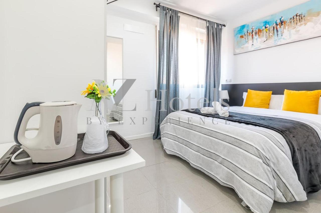 Ayz Sierra De Meira - Auto Check-In Property (Adults Only) Мадрид Екстериор снимка