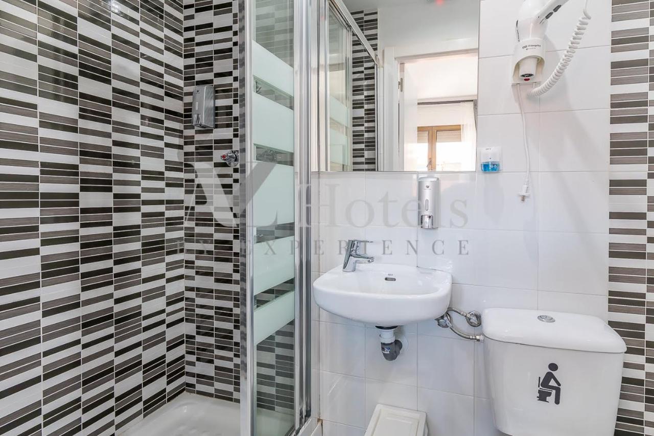 Ayz Sierra De Meira - Auto Check-In Property (Adults Only) Мадрид Екстериор снимка