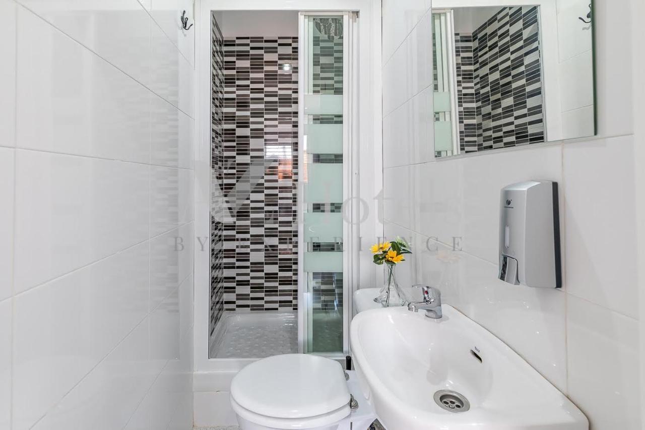 Ayz Sierra De Meira - Auto Check-In Property (Adults Only) Мадрид Екстериор снимка